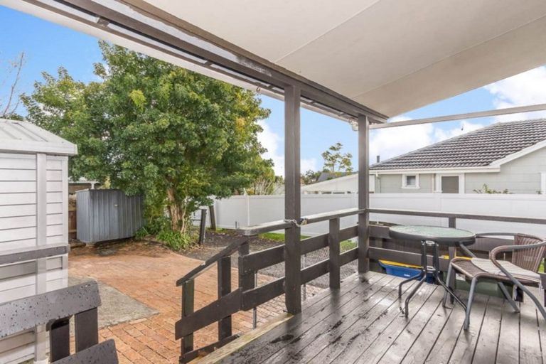 Photo of property in 29 Rosier Road, Glen Eden, Auckland, 0602