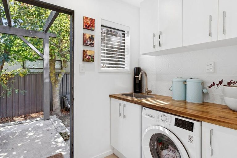 Photo of property in 22 Rata Street, Wanaka, 9305