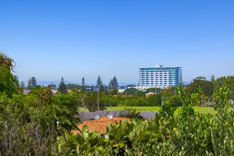 Photo of property in 4a Orewa Heights Crescent, Orewa, 0931