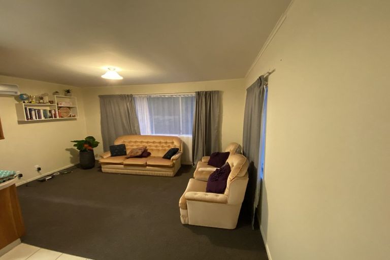 Photo of property in 78 Newlands Road, Newlands, Wellington, 6037