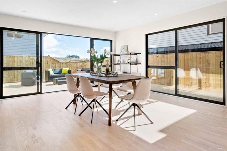 Photo of property in 6 Makura Road, Long Bay, Auckland, 0630