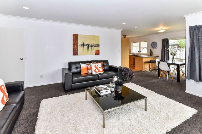 Photo of property in 31 Carisbrook Crescent, Papakura, 2110