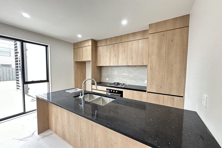 Photo of property in 14 Yellow Pear Lane, Karaka, 2578