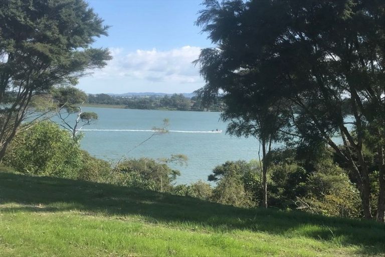 Photo of property in 34 Merewhira Road, Paremoremo, Albany, 0793