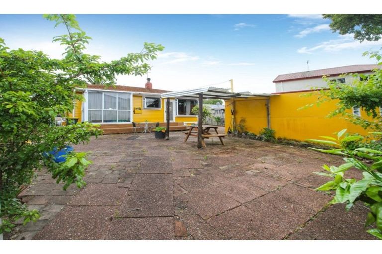 Photo of property in 27 Sylvia Road, Hillcrest, Auckland, 0627