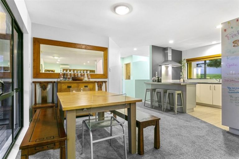 Photo of property in 21 Wairere Road, Torbay, Auckland, 0630