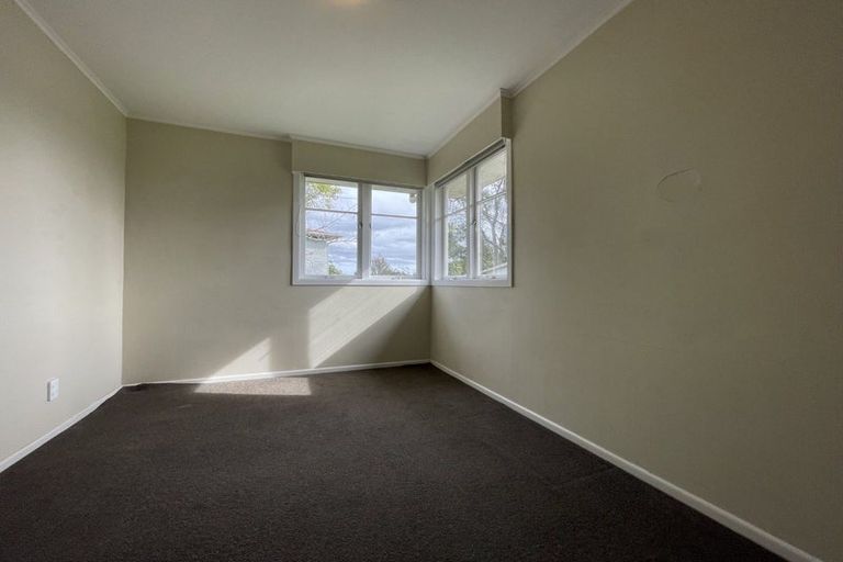Photo of property in 12 Norma Avenue, Te Atatu South, Auckland, 0610