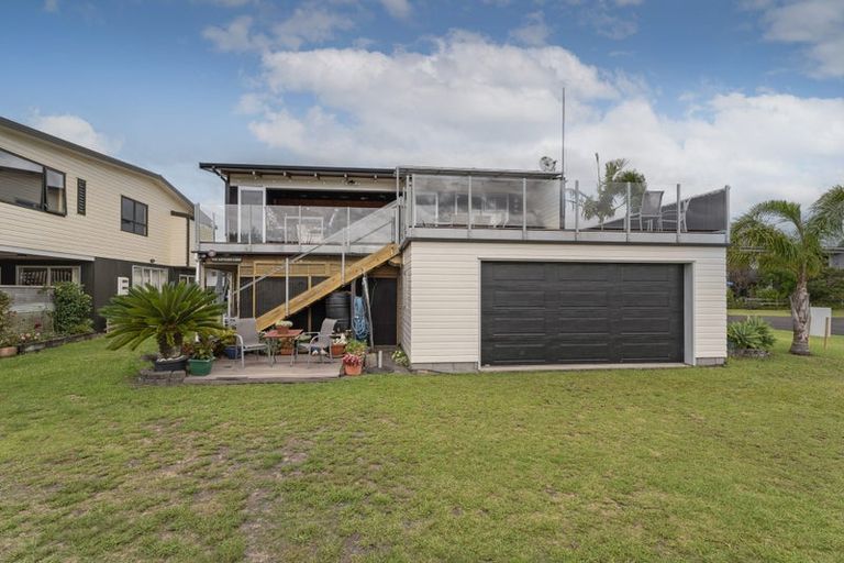 Photo of property in 8 Oyster Drive, Cooks Beach, Whitianga, 3591