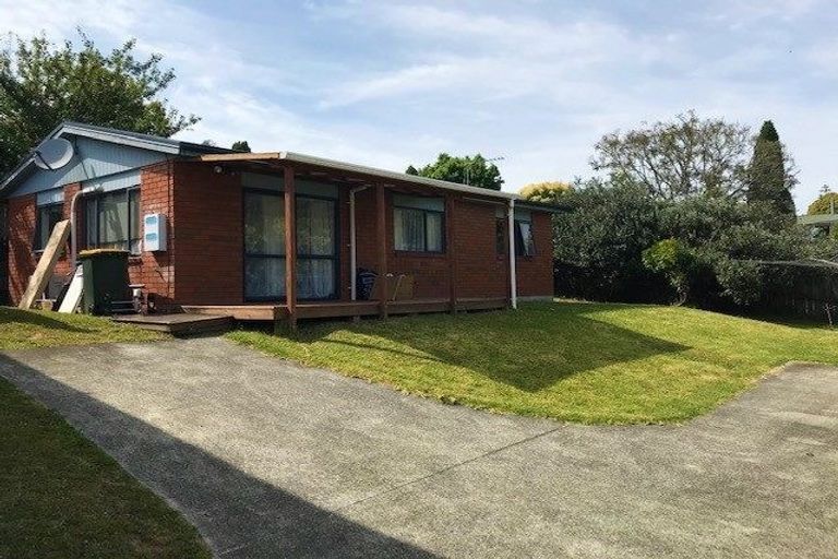 Photo of property in 10 Hinau Street, New Lynn, Auckland, 0600
