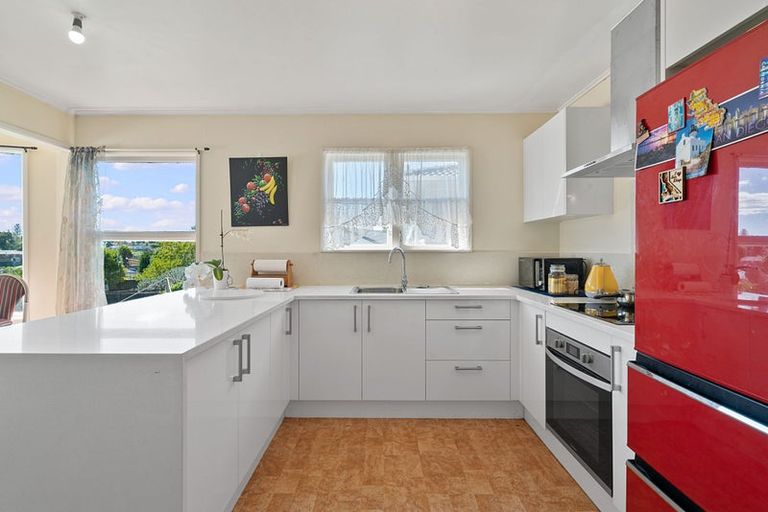 Photo of property in 15 Hobart Crescent, Wattle Downs, Auckland, 2103