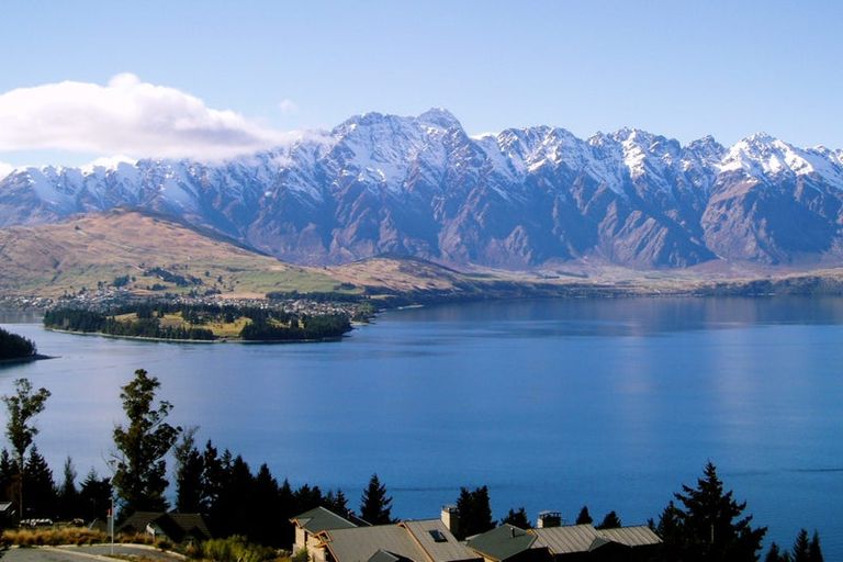 Photo of property in 4 Chandler Lane, Fernhill, Queenstown, 9300