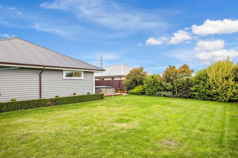 Photo of property in 17 Pimlico Place, Rangiora, 7400