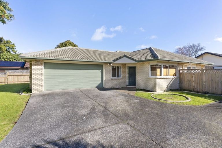 Photo of property in 13 Montilla Place, Manurewa, Auckland, 2102