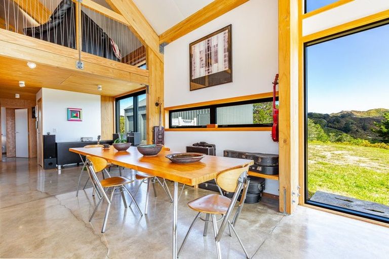 Photo of property in 80 Southernthread Road, Brooklyn, Wellington, 6021