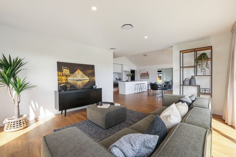 Photo of property in 16 Whitburn Avenue, Halswell, Christchurch, 8025