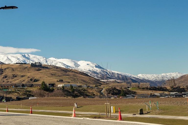 Photo of property in 11 Kahiwi Drive, Lower Shotover, Queenstown, 9304