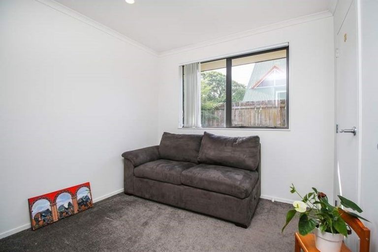 Photo of property in 16 Hunua Road, Papakura, 2110