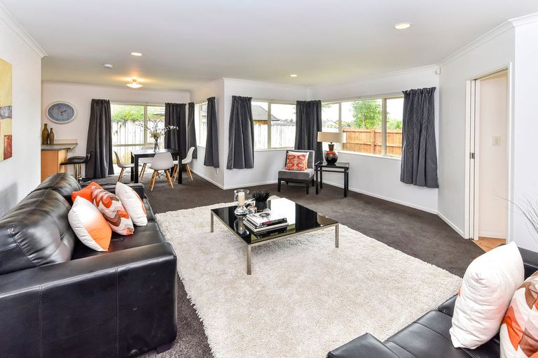 Photo of property in 31 Carisbrook Crescent, Papakura, 2110