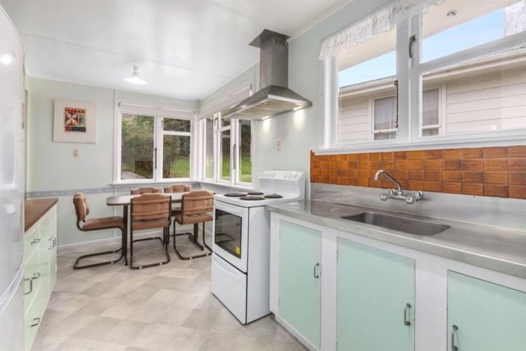 Photo of property in 17 Kalingo Street, Waitangirua, Porirua, 5024