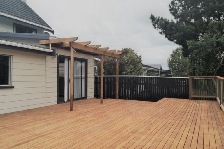 Photo of property in 23 Rembrandt Avenue, Tawa, Wellington, 5028