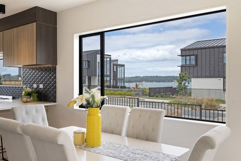 Photo of property in 17 Ocean Breeze Avenue, Hobsonville, Auckland, 0616