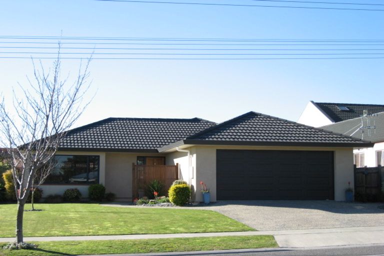 Photo of property in 8 Arataki Road, Havelock North, 4130