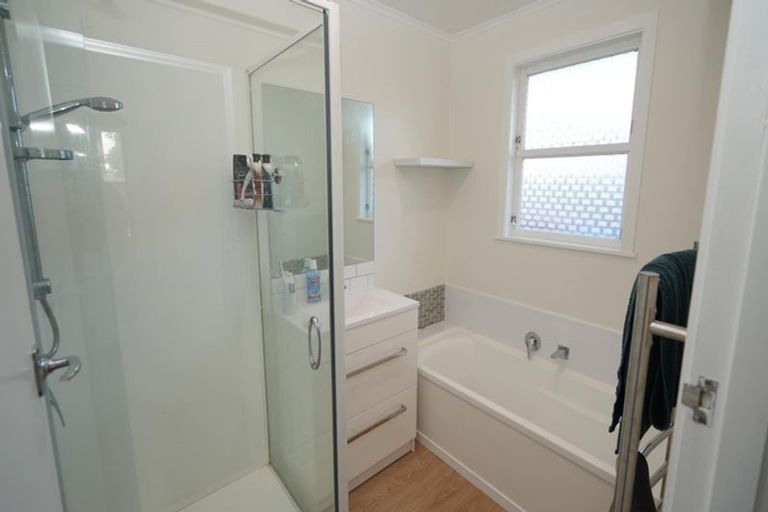 Photo of property in 19 Rhodes Drive, Kelvin Grove, Palmerston North, 4414