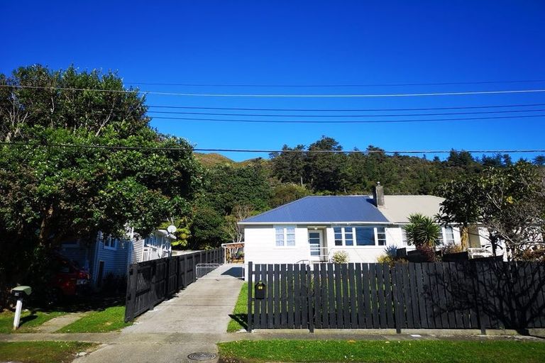 Photo of property in 41 Cleland Crescent, Naenae, Lower Hutt, 5011