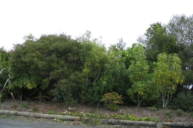 Photo of property in 28 Rangikapiti Road, Coopers Beach, 0420