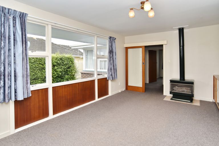 Photo of property in 25 Glenrowan Avenue, Avondale, Christchurch, 8061