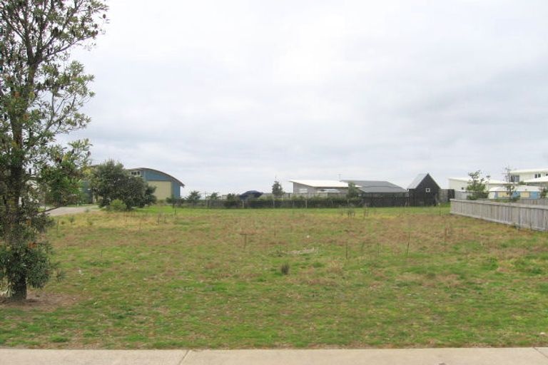 Photo of property in 106 Sands Crescent, Matarangi, Whitianga, 3592