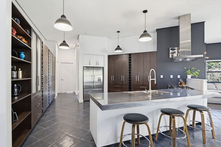Photo of property in 334 Aokautere Drive, Aokautere, Palmerston North, 4471