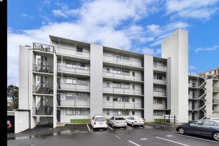 Photo of property in Manston Apartments, 3c/145 Ohiro Road, Brooklyn, Wellington, 6021