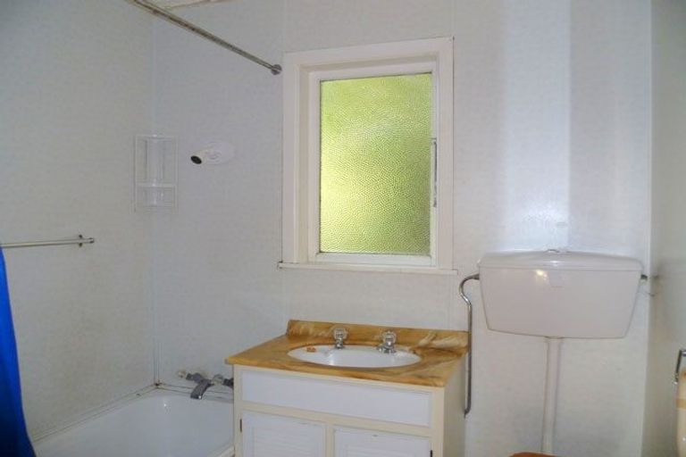 Photo of property in 31 Chesterton Street, Johnsonville, Wellington, 6037