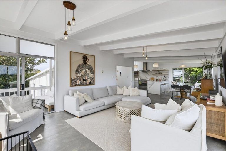 Photo of property in 25 Nevada Drive, Merrilands, New Plymouth, 4312