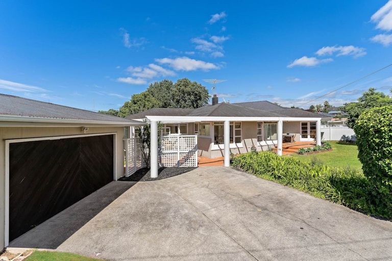 Photo of property in 33 Covil Avenue, Te Atatu South, Auckland, 0610