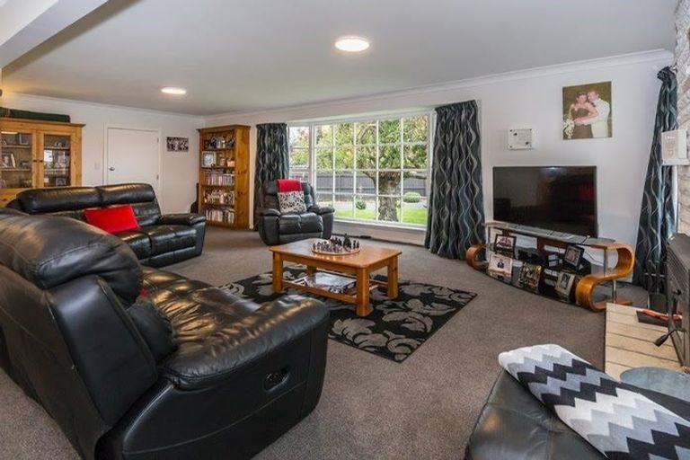 Photo of property in 22 Deepdale Street, Burnside, Christchurch, 8053