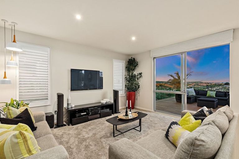Photo of property in 1211 Whangaparaoa Road, Gulf Harbour, Whangaparaoa, 0930
