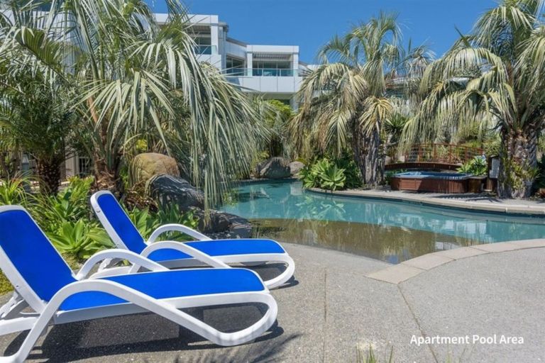 Photo of property in 136 Marine Parade, Bluff, 9814