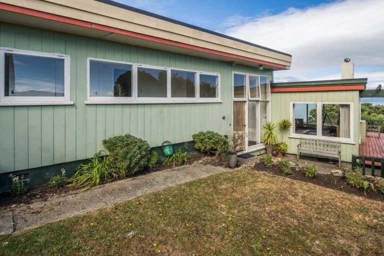 Photo of property in 11 Homebush Road, Khandallah, Wellington, 6035