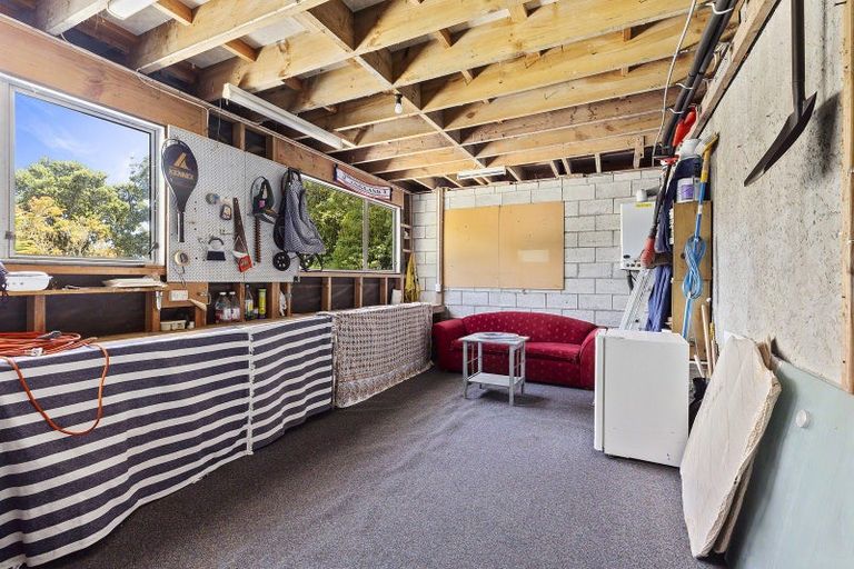 Photo of property in 21 Ngaio Gorge Road, Ngaio, Wellington, 6035