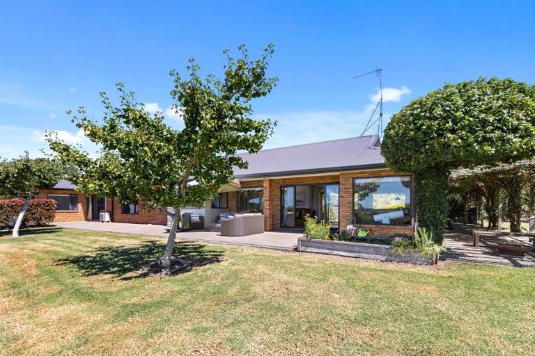 Photo of property in 15 Joblin Road, Wainui, Silverdale, 0994
