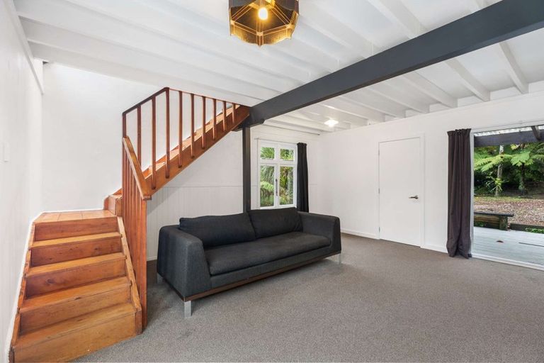 Photo of property in 33 Tainui Road, Titirangi, Auckland, 0604