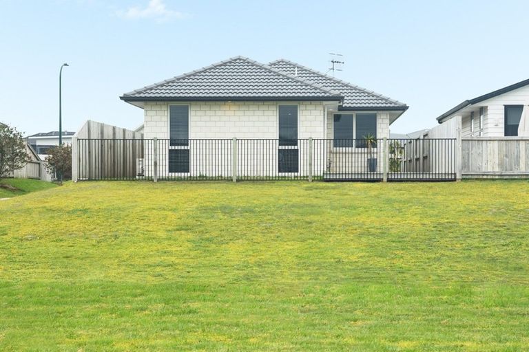 Photo of property in 40 Cupples Street, Papamoa Beach, Papamoa, 3118