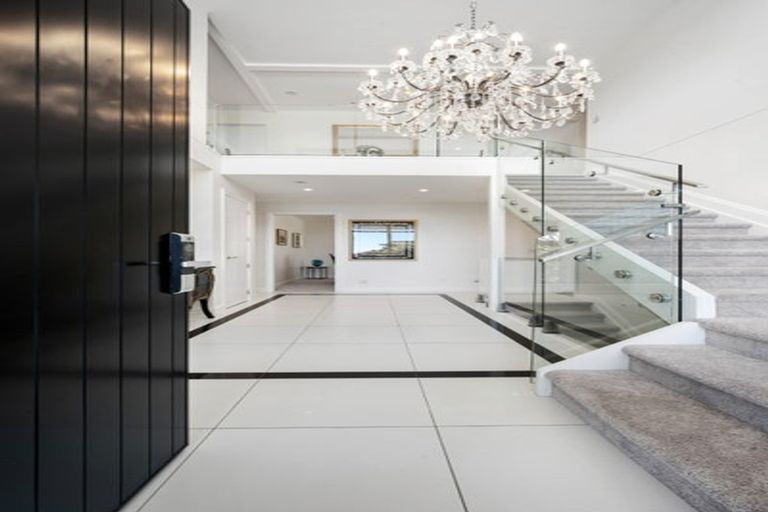 Photo of property in 6d Burford Place, Mellons Bay, Auckland, 2014