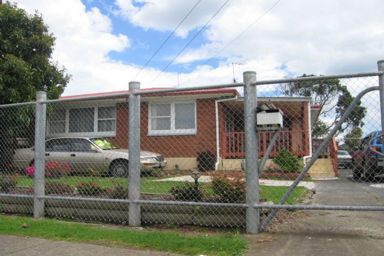 Photo of property in 77 Kenderdine Road, Papatoetoe, Auckland, 2025