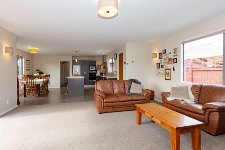 Photo of property in 9a Bideford Place, Dallington, Christchurch, 8061