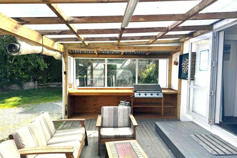 Photo of property in 13 Kowhai Street, Kaka Point, 9271