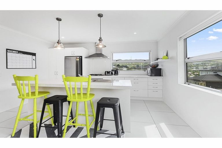 Photo of property in 19 Cresswell Place, Johnsonville, Wellington, 6037