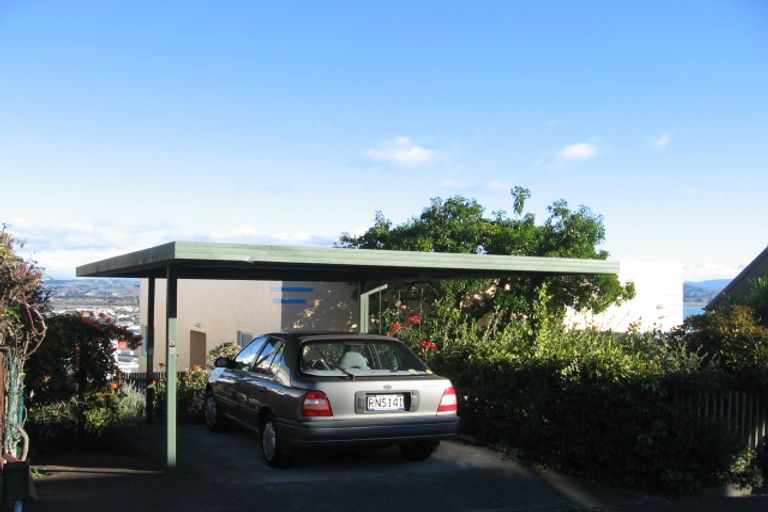 Photo of property in 32 Roslyn Road, Bluff Hill, Napier, 4110